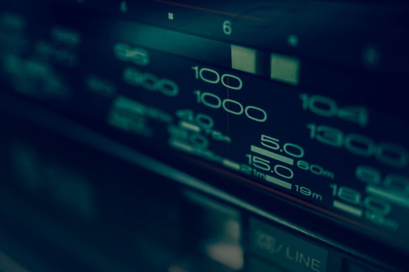 Cómo hacer una cuña de radio que vende